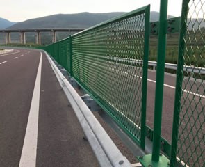 玉树高速公路护栏网008