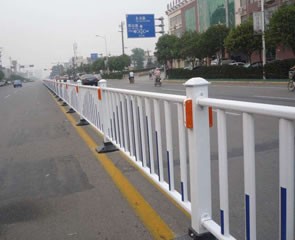 广西城市道路护栏-12