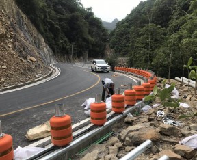 海北藏族自治州循化施工乡村公路旋转桶护栏